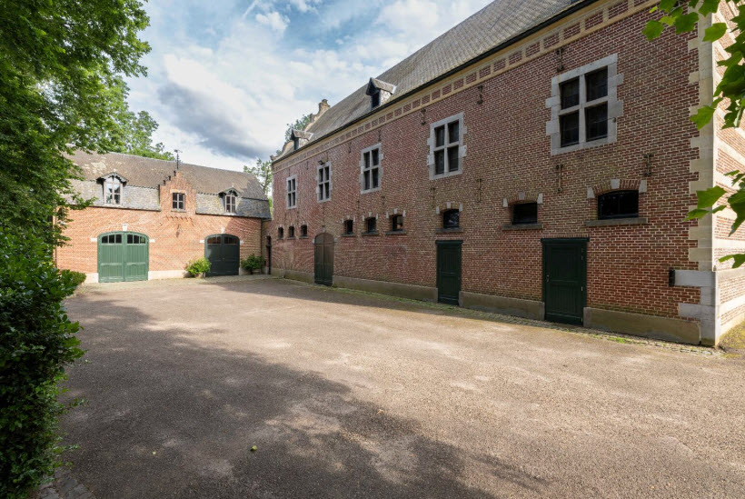 Kasteel De Wapenaer, Belgium